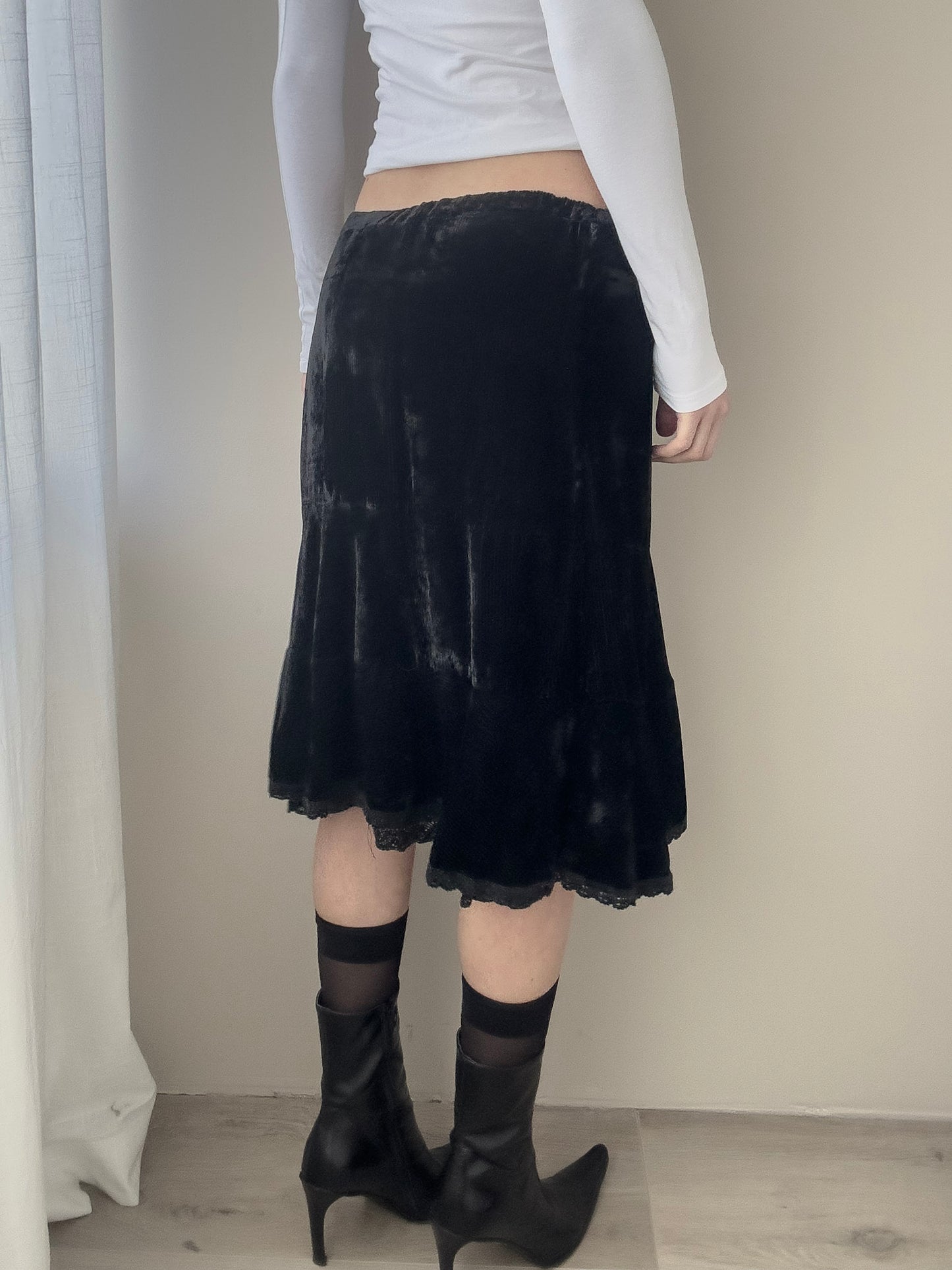 Sportmax Silk Black Midi Skirt with Ruffled Lace Hem (XS-S)