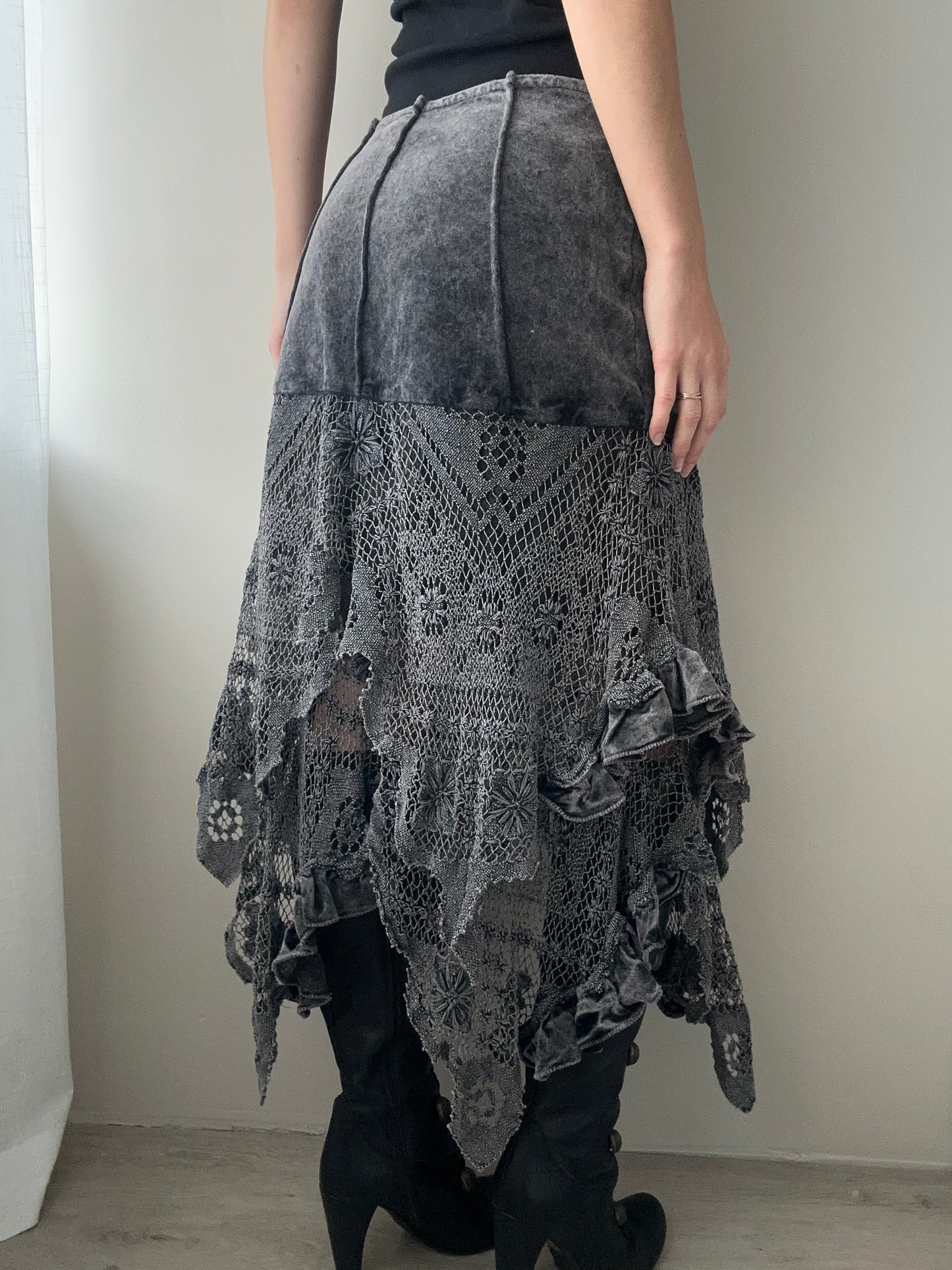 Grey Knitted Ruffled Maxi Skirt (XS)