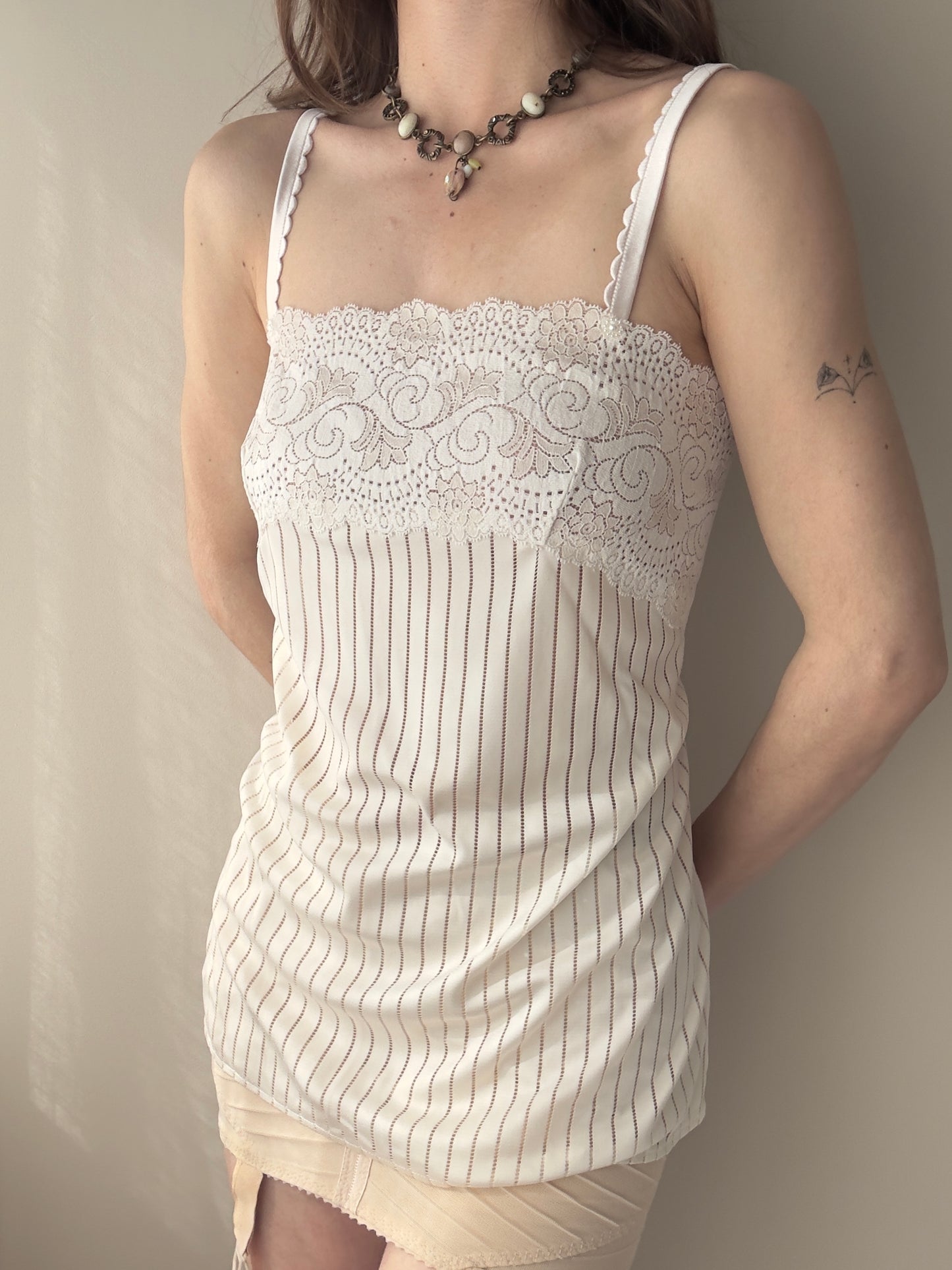 Vintage - Off-White Pearlescent Lace Camisole (XL)