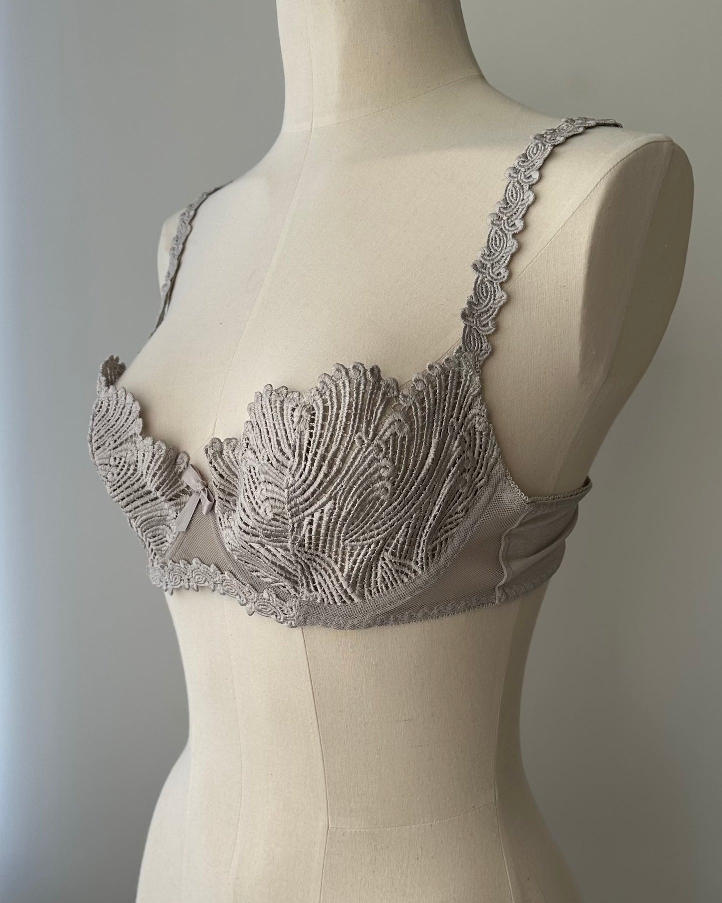 Cloud Grey Embroidered Bra (80C/36C)