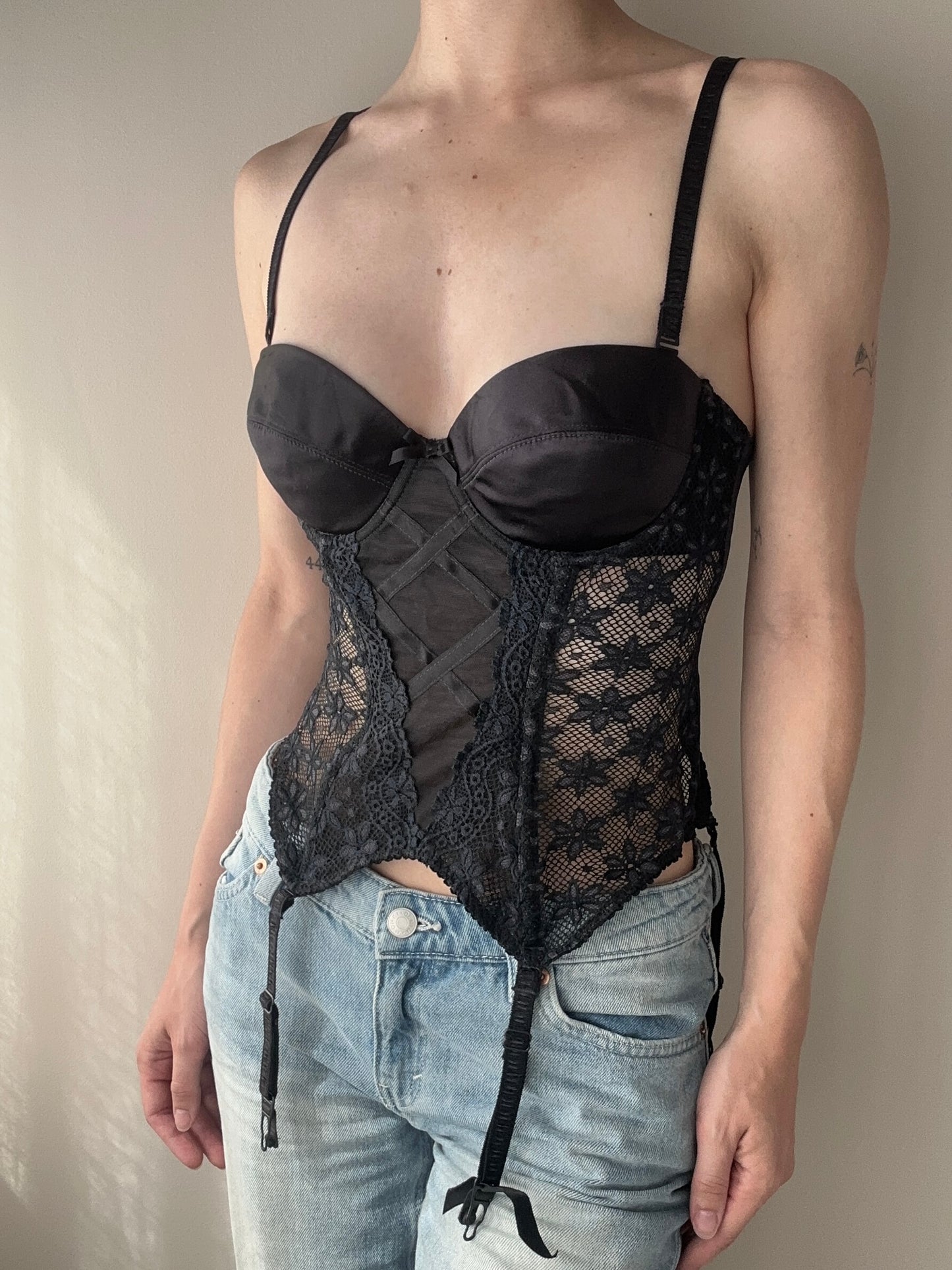 Vintage - Black Soft Shiny Corset Top with Lace Detailing (XS-S)
