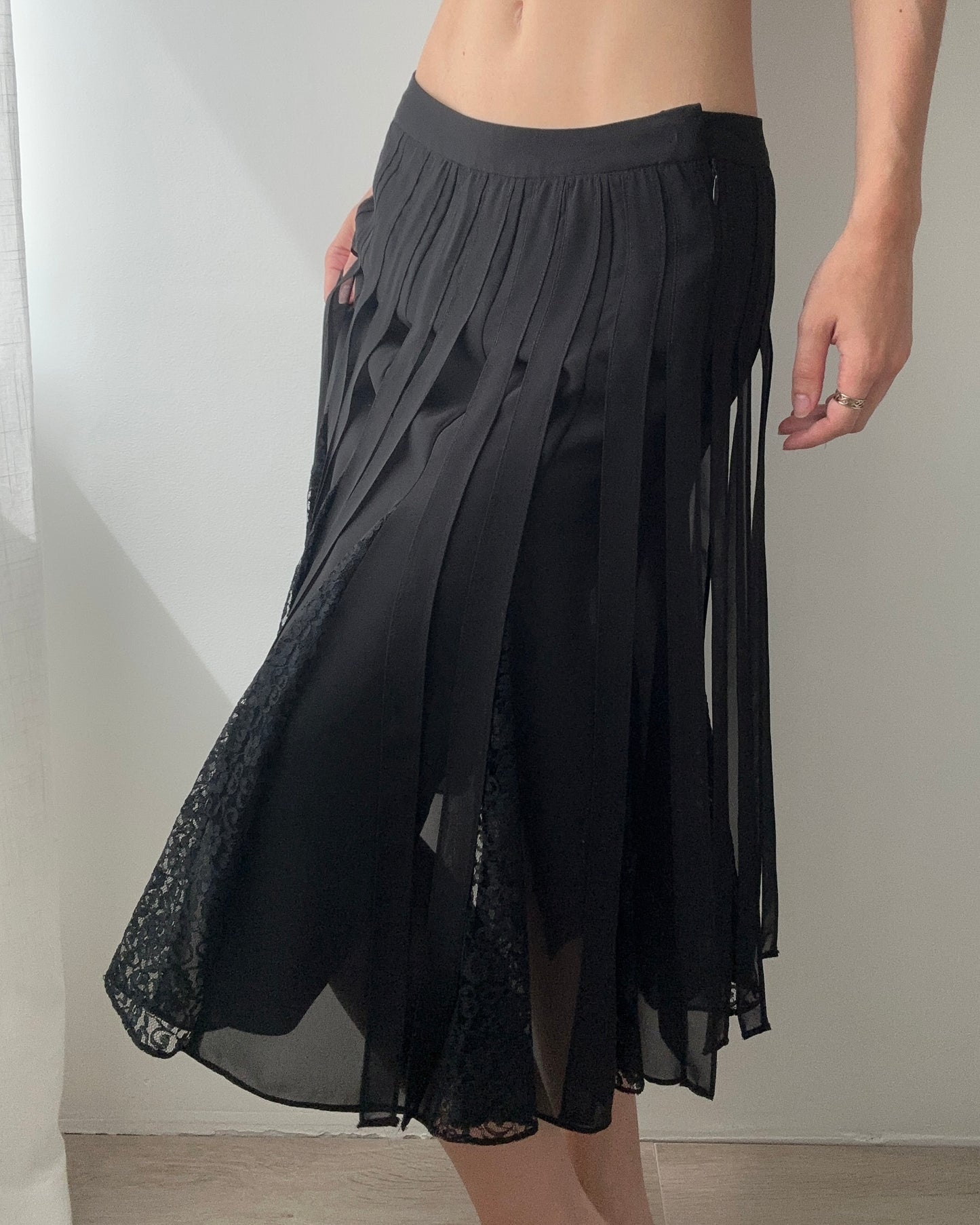 Black Double Layered Midi Skirt With Lace (XS)