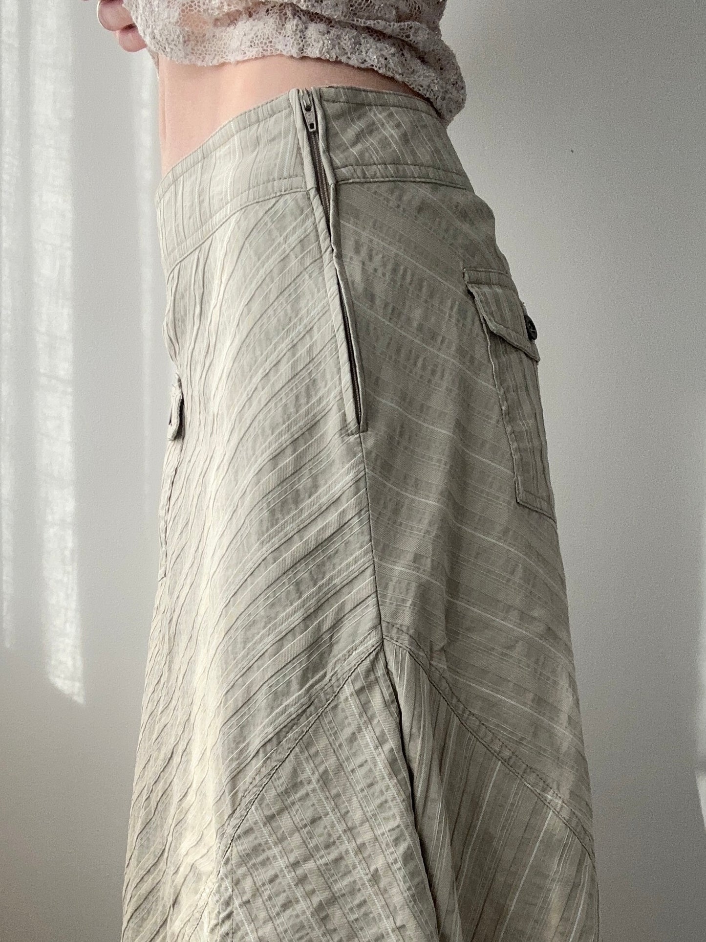 Beige Asymmetric Midi Skirt with Diagonal Stripe Design (XS)