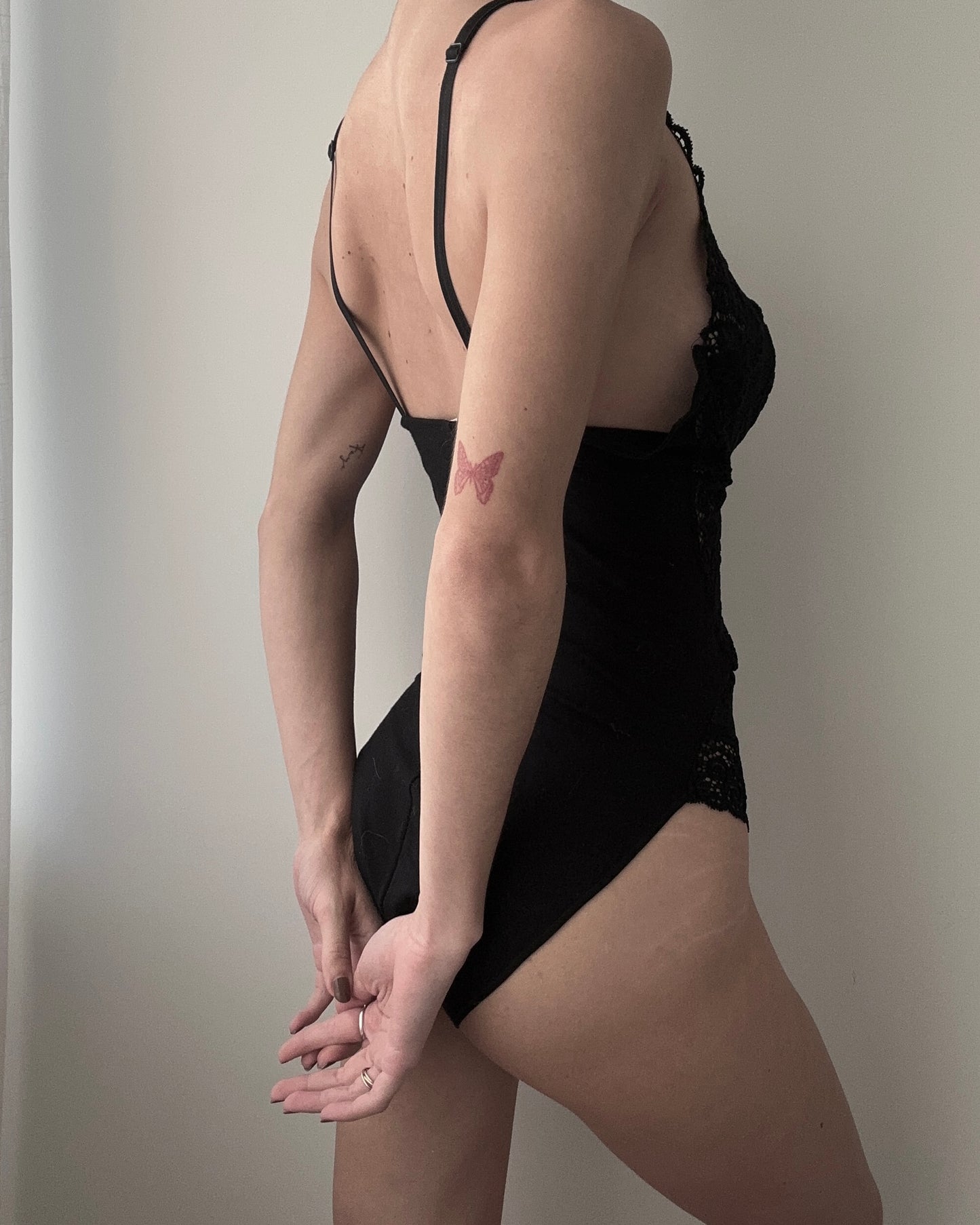 Vintage Italian Brand Black V-neckline Lace Body (80B/36B)
