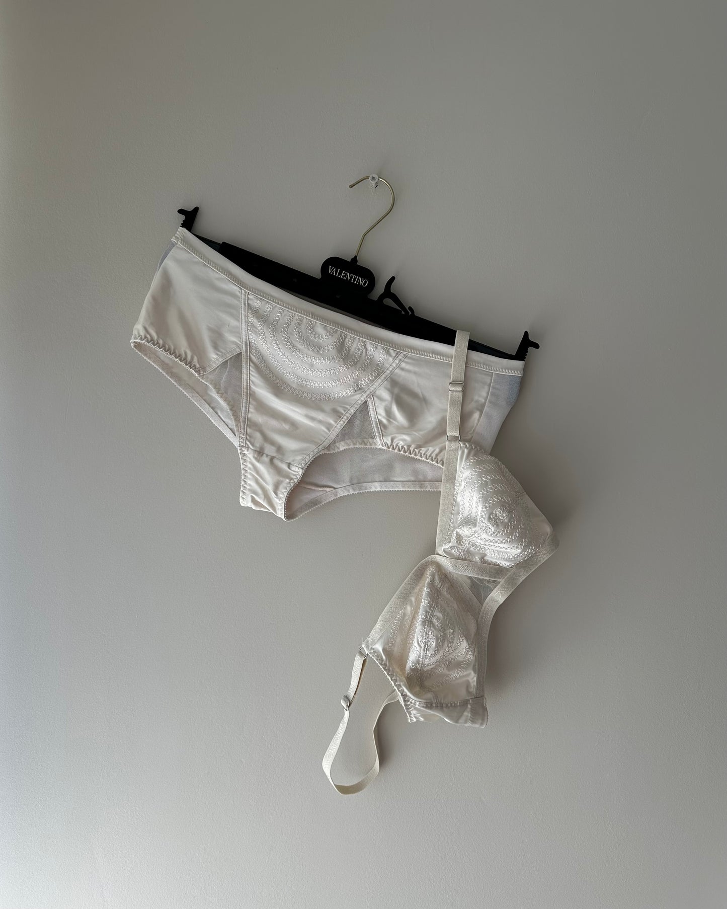 1950s Inspired Bullet Bra Lingerie Set with Garter Belt (70C/32C + bottom S-M)